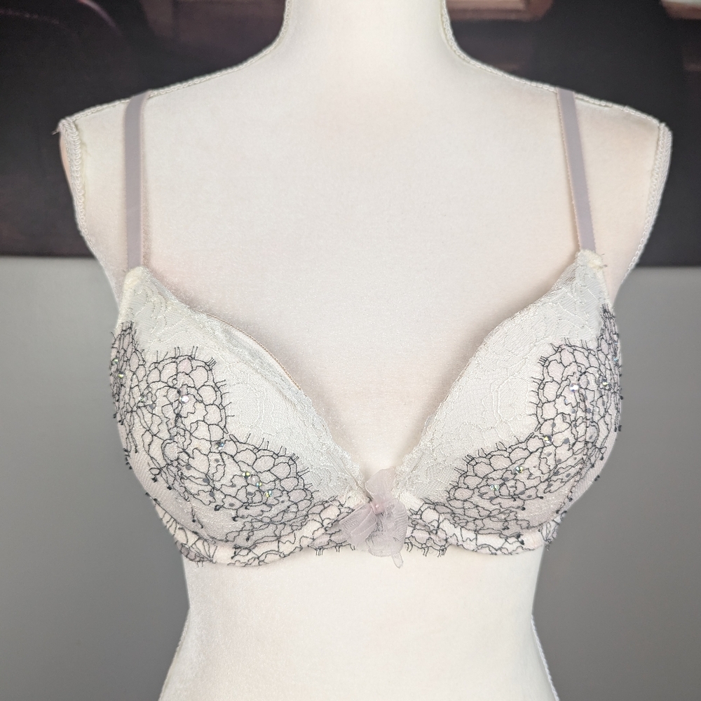 Victoria's secret Chantilly lace bra